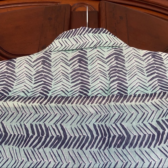 MaxMara Weekend Gauzy Resort Button-Down Shirt in Aqua and Blue Chevron - Picture 6 of 9